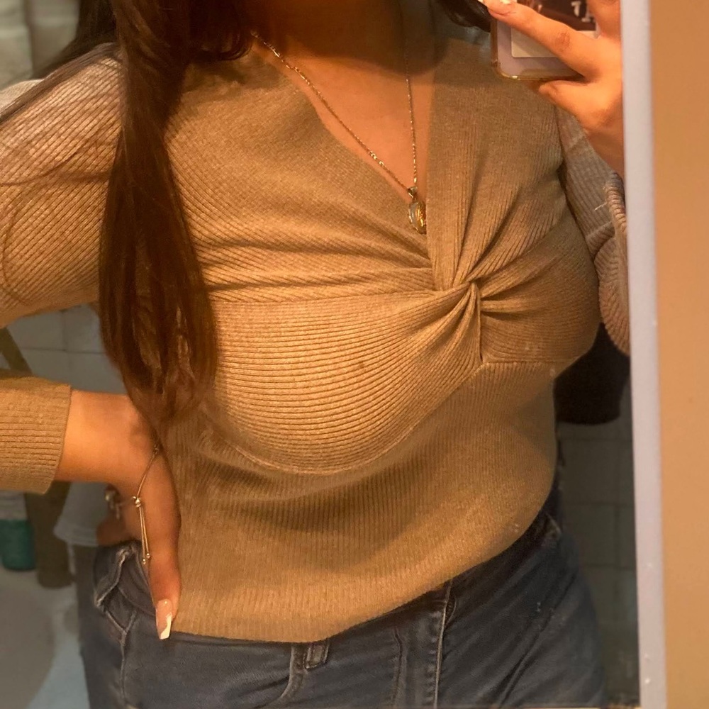 FOREVER 21 Twisted-Front Ribbed Top